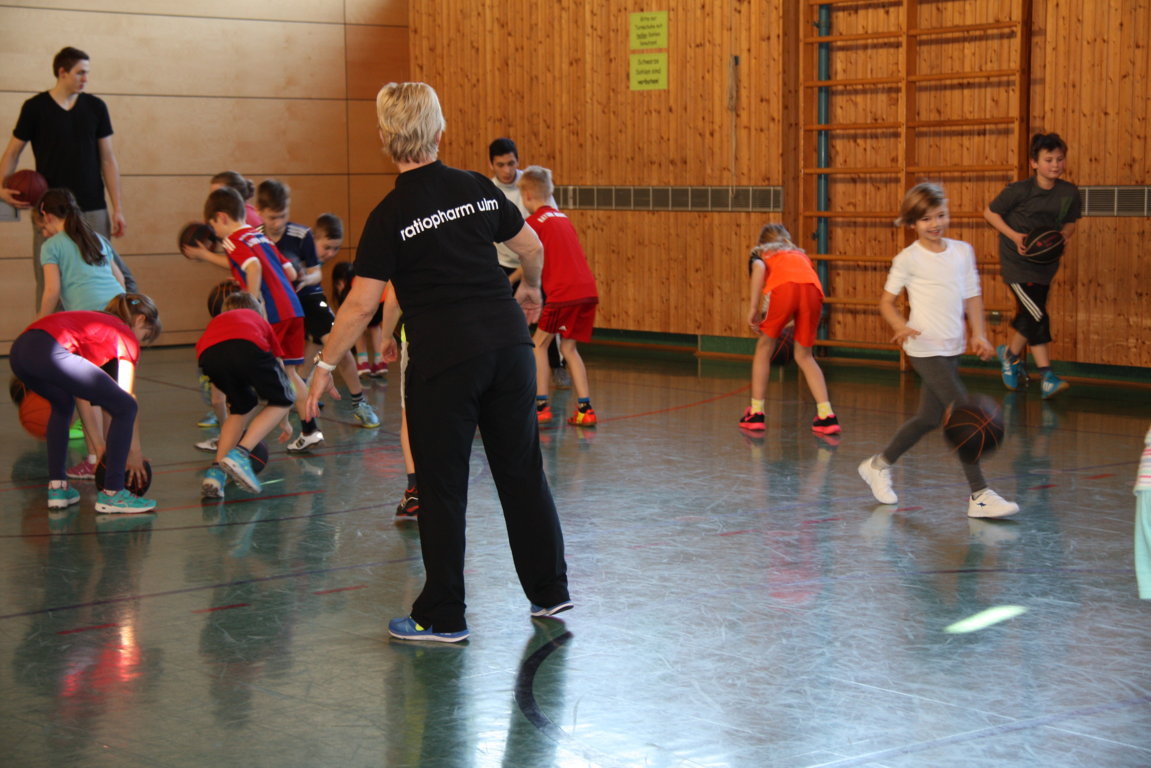 images/stories/2016-04- Basketball klein/IMG_9606 (FILEminimizer).JPG